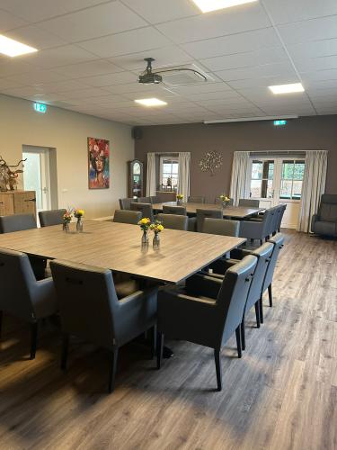 De huiskamer van Zorgboerderij Oda Hoeve